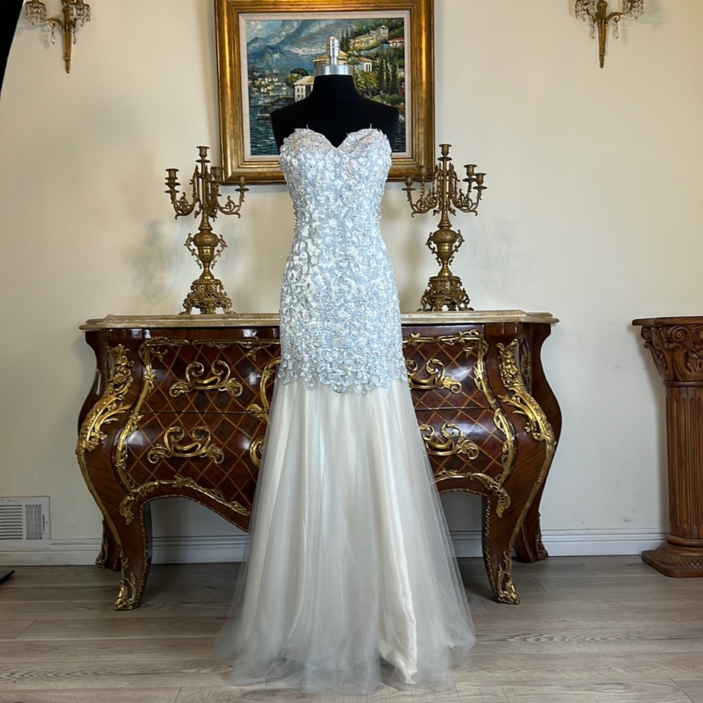 Women’s formal Bride Embroidery Lace ball gown pageant wedding dress